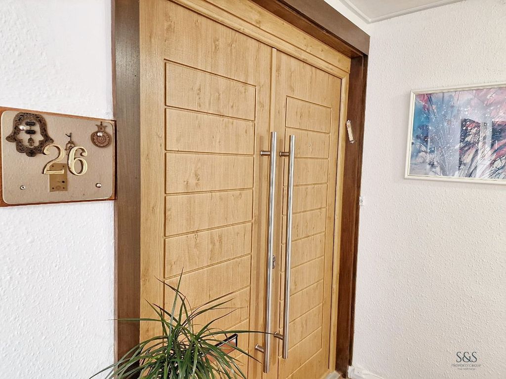 Property photo 2 of 30