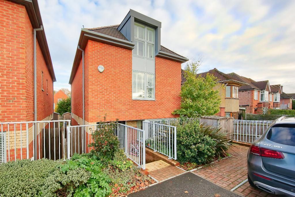 Property photo 3 of 18 Photo 3