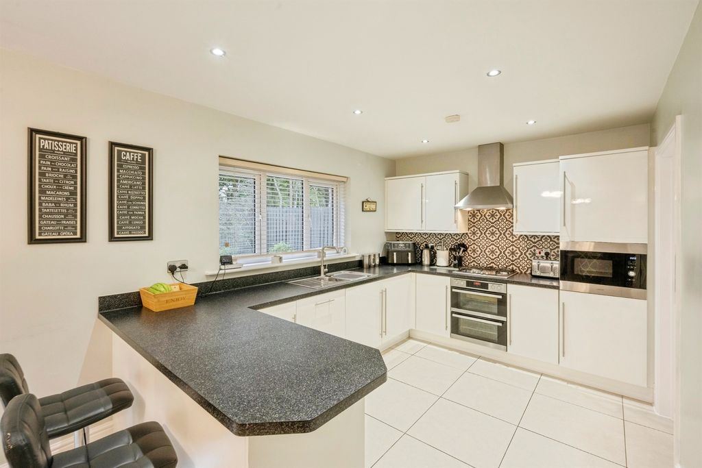 Property photo 3 of 22