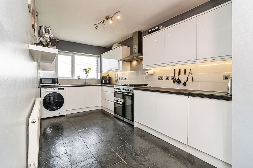 Property photo 3 of 28 Photo