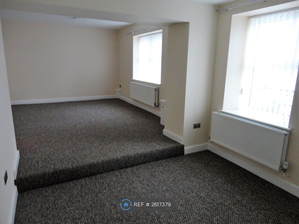 Property photo 2 of 13 Lounge
