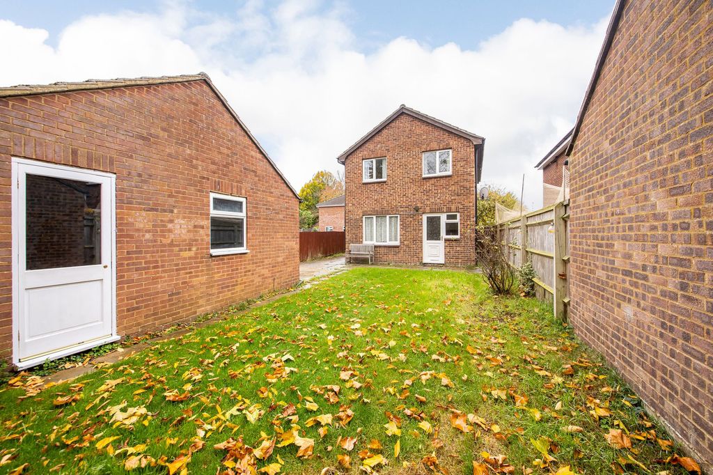 Property photo 2 of 23