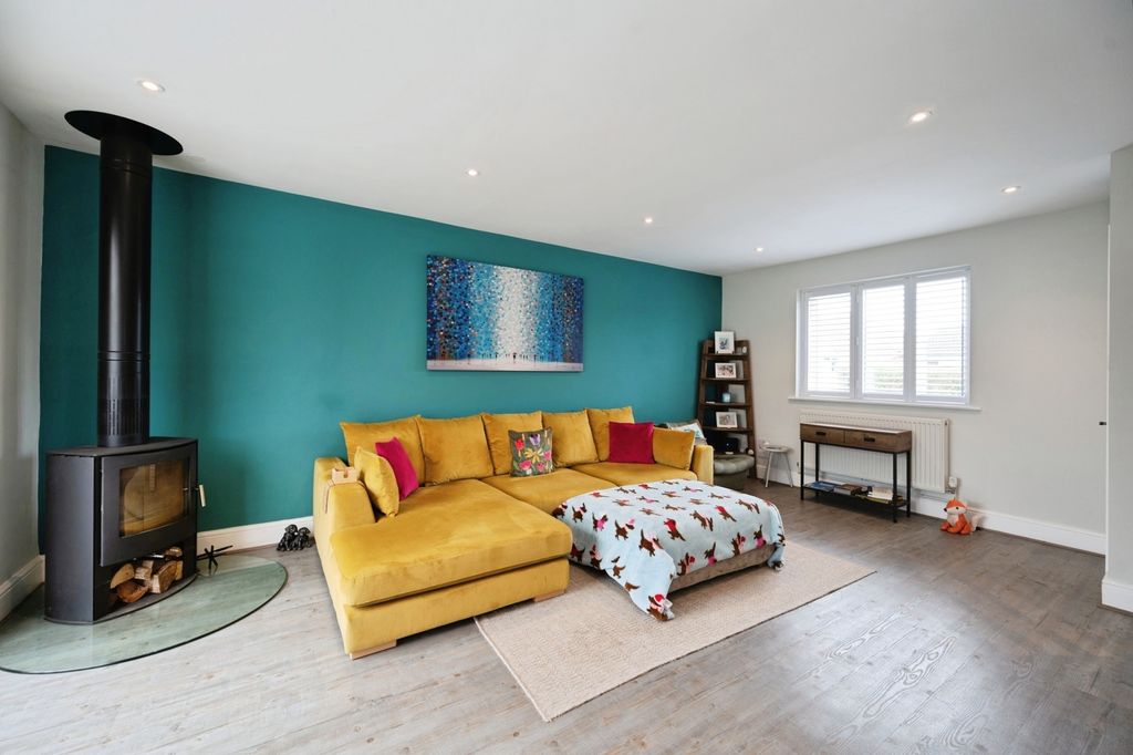 Property photo 2 of 20 Pbox-Img.Jpg