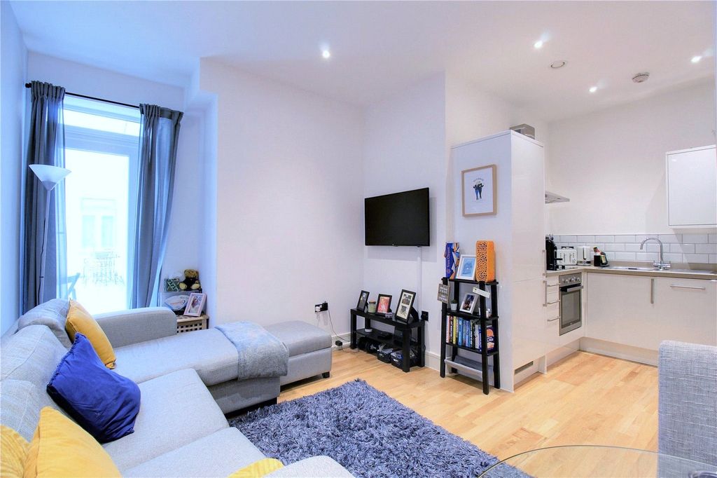 Property photo 3 of 7 3