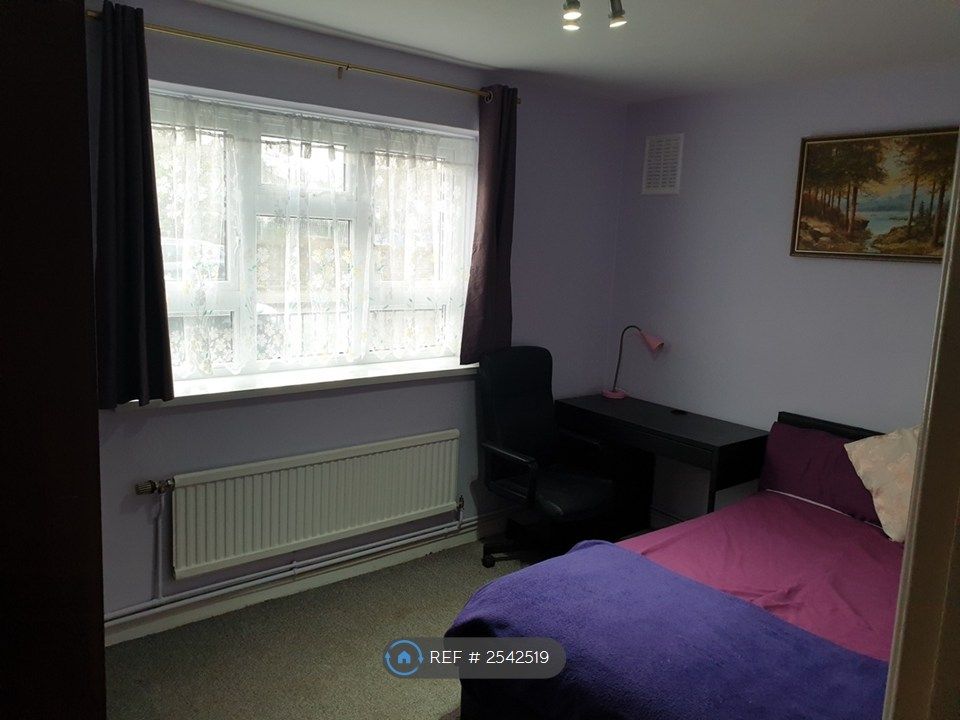 Property photo 1 of 10 Spaciously Furnished Double Room