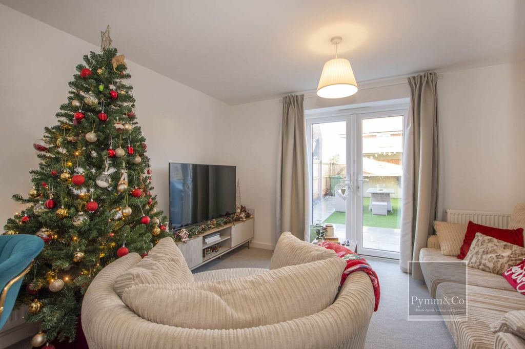 Property photo 2 of 12