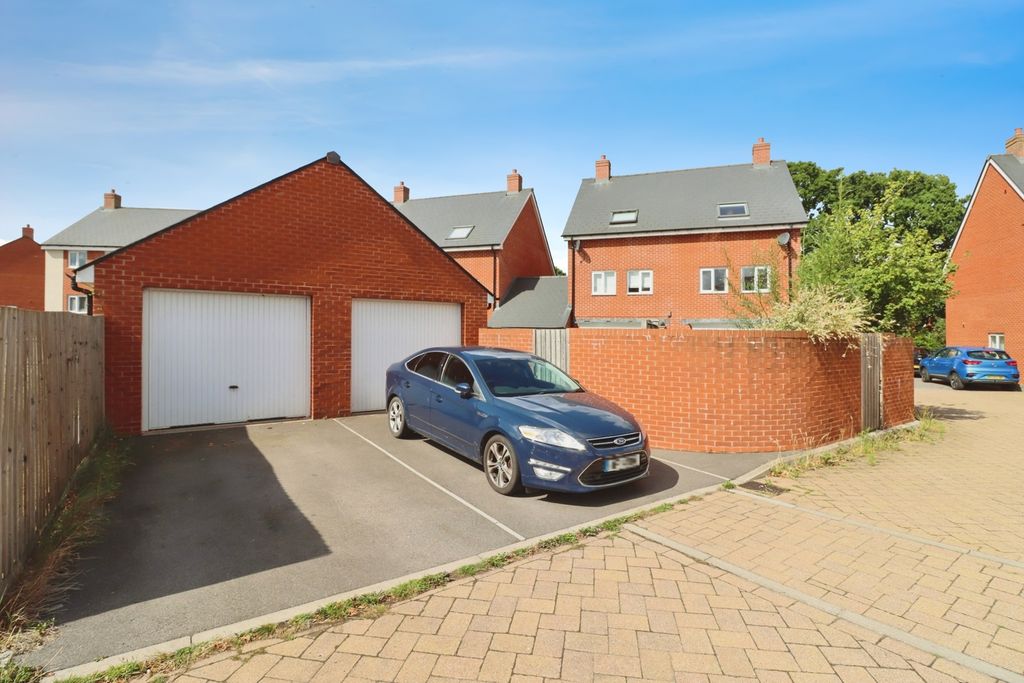 Property photo 3 of 17 Photo
