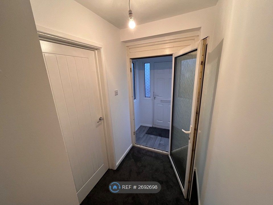 Property photo 2 of 19 Porch