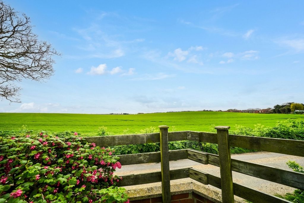 Property photo 2 of 33