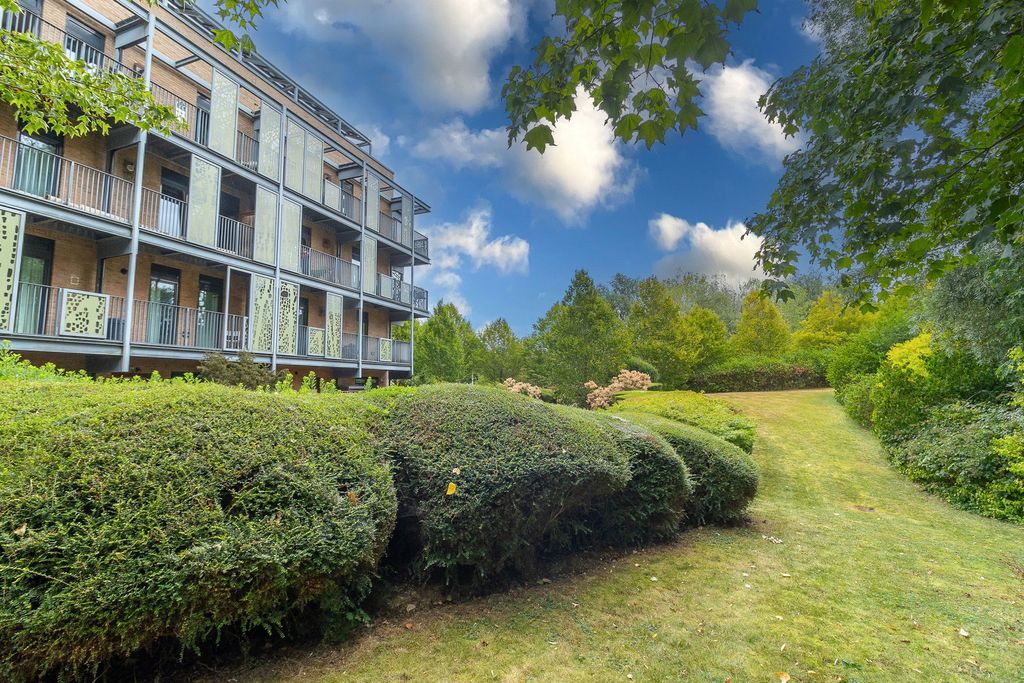 Property photo 1 of 25