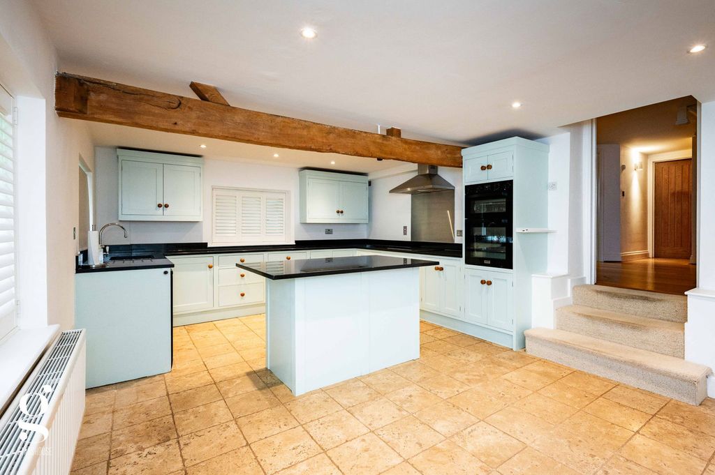 Property photo 3 of 25