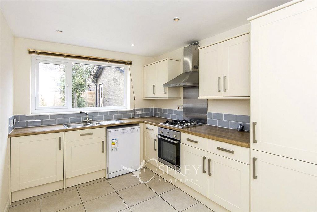 Property photo 3 of 16 Kitchen