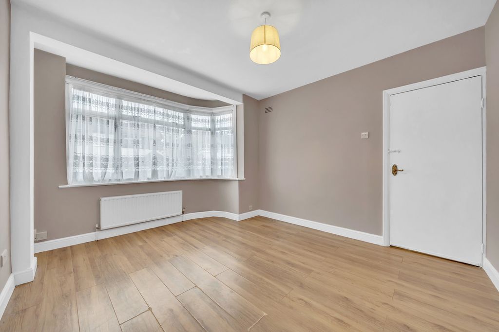 Property photo 3 of 24