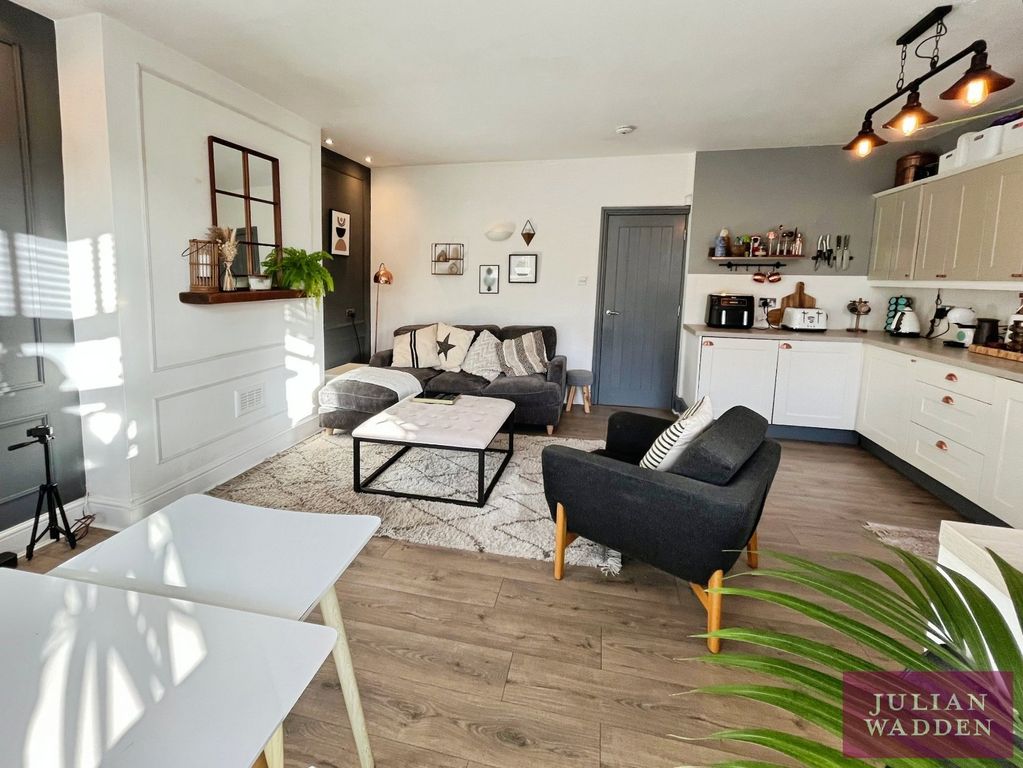 Property photo 3 of 17 Picture 3