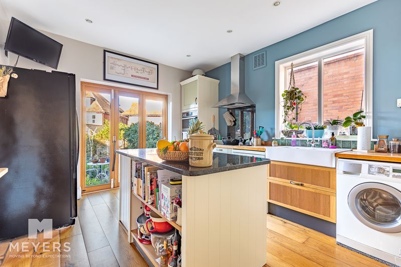 Property photo 3 of 21 Photo 16