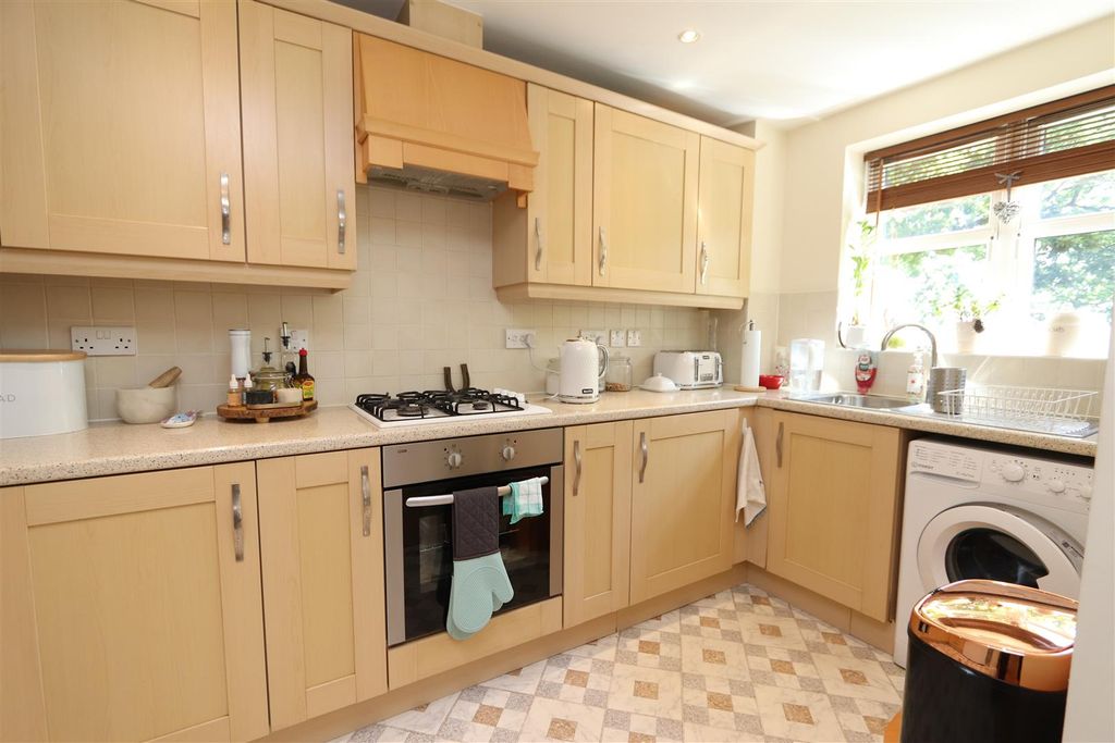 Property photo 2 of 6 Img_4556.Jpg