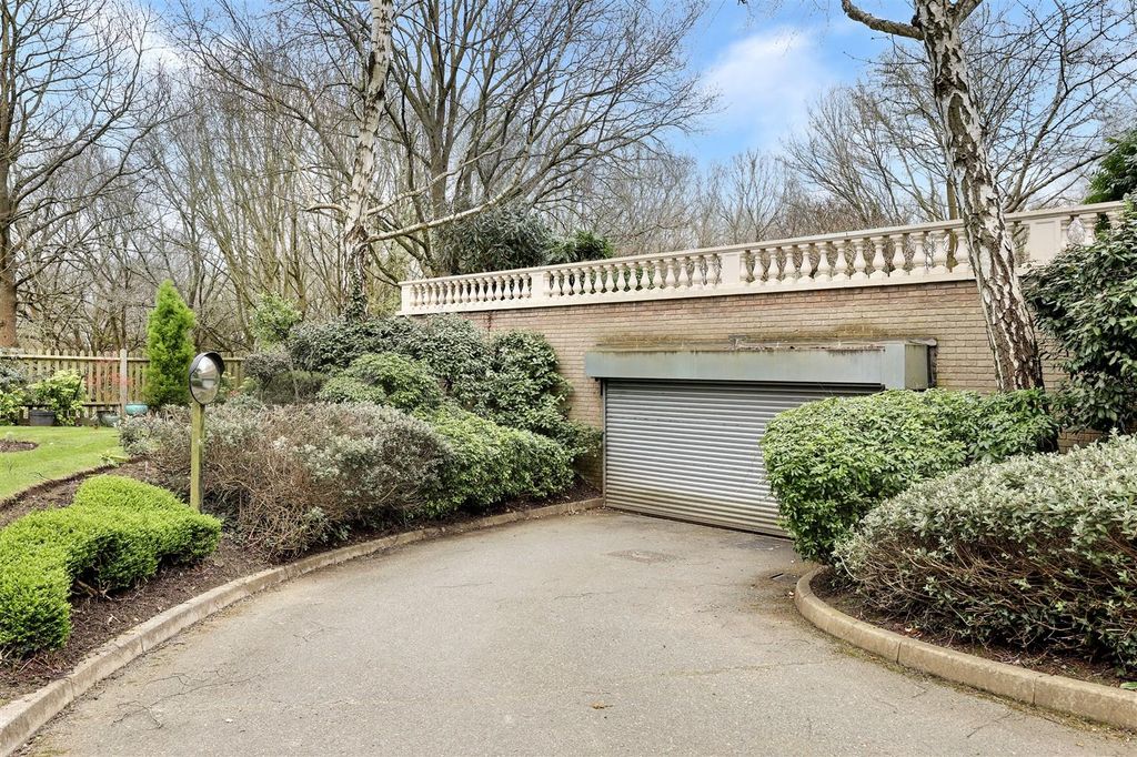 Additional image 25 of 2 bed flat for saleBower Hill, Epping CM16