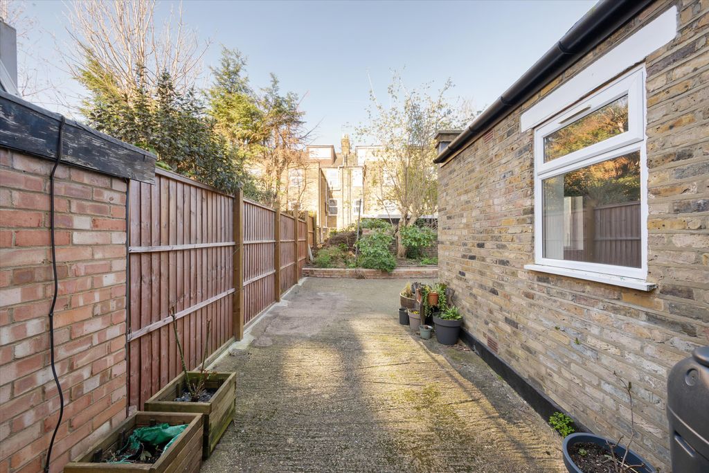 Property photo 3 of 10 Image