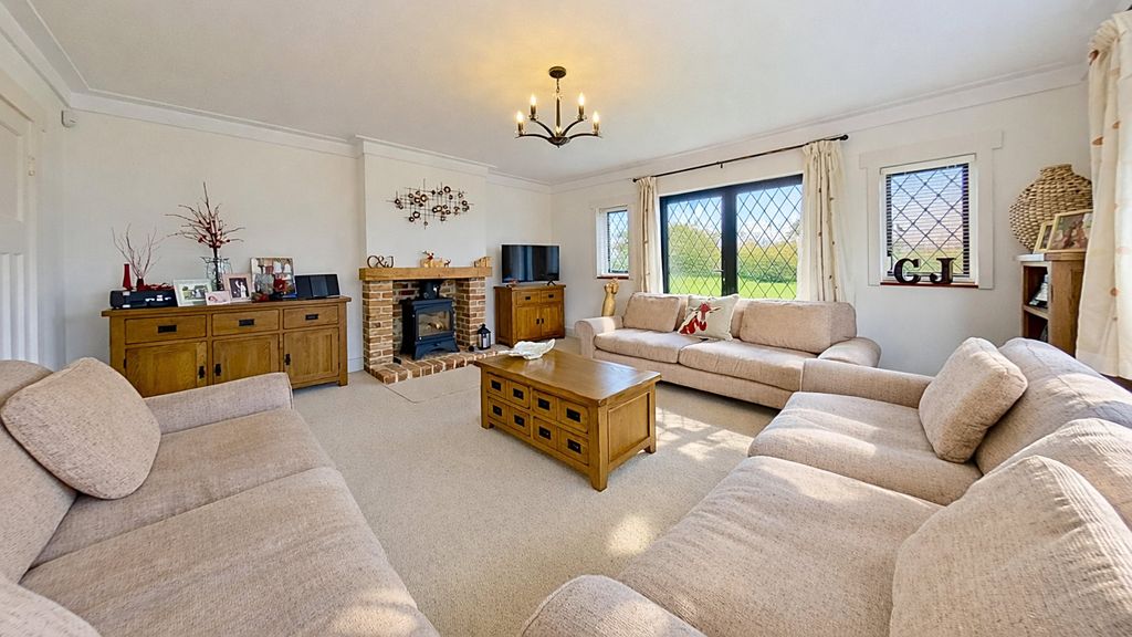 Property photo 3 of 26