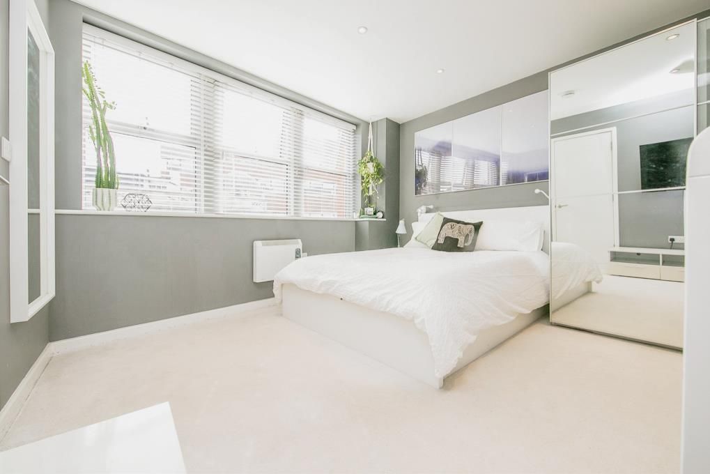 Property photo 2 of 10 Bedroom 1