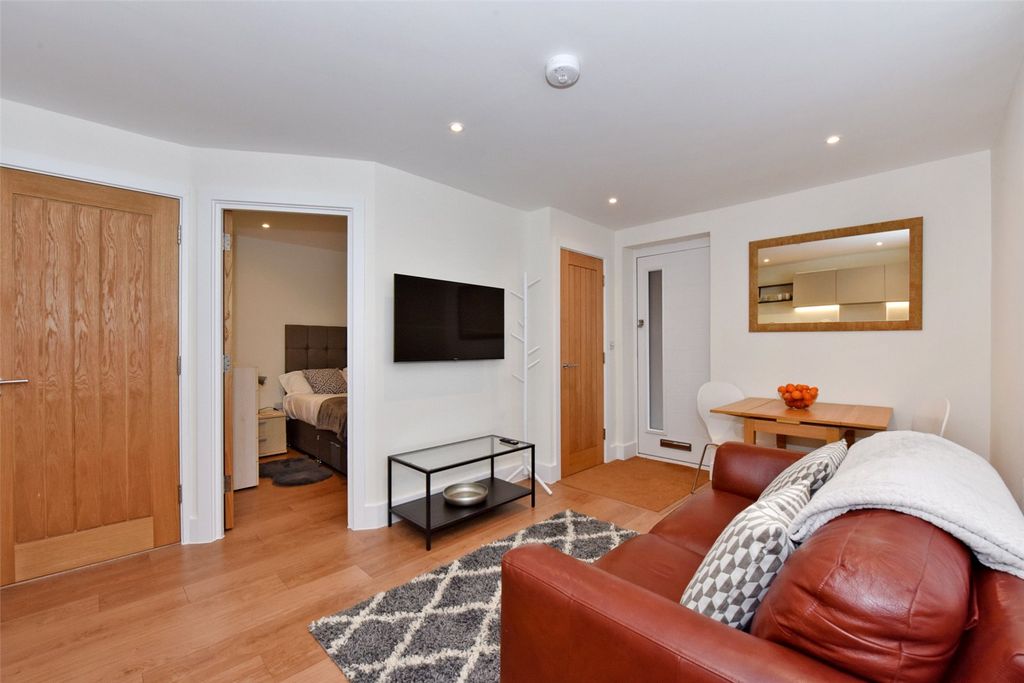 Property photo 1 of 8 Picture No. 04