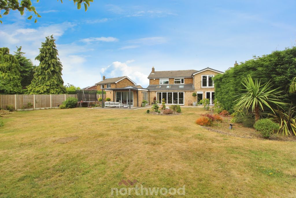 Property photo 2 of 46