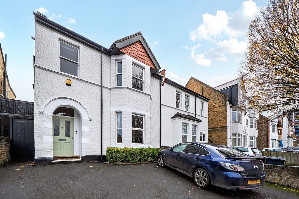 Property photo 1 of 12