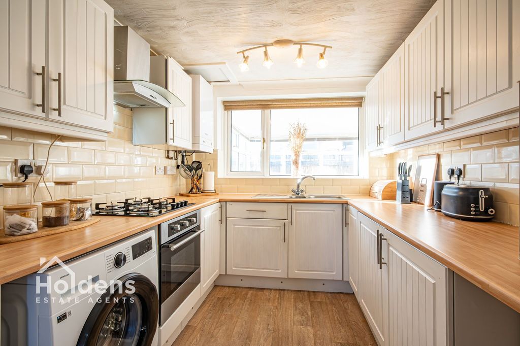 Property photo 3 of 22