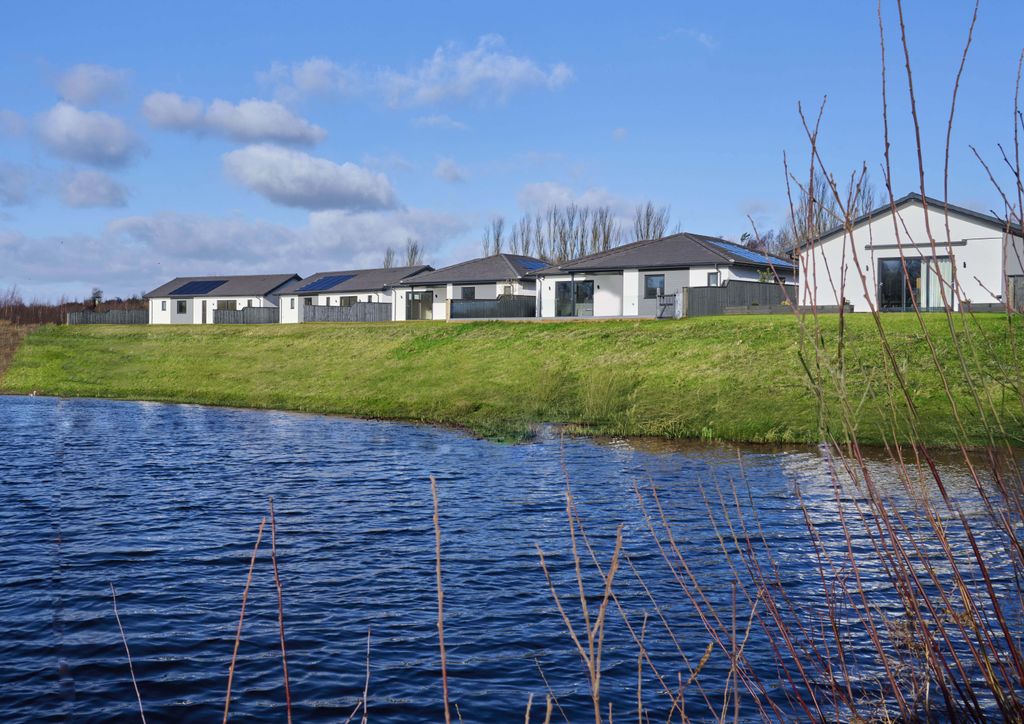 Property photo 1 of 24 Tirley  Waterfront
