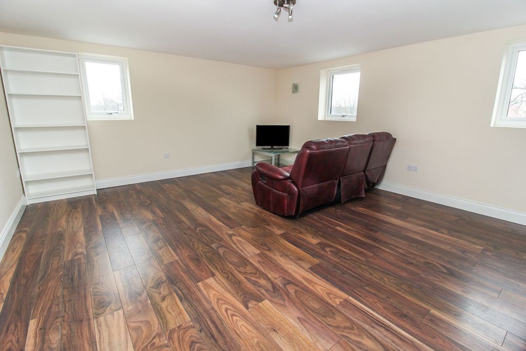Property photo 2 of 6 Lounge