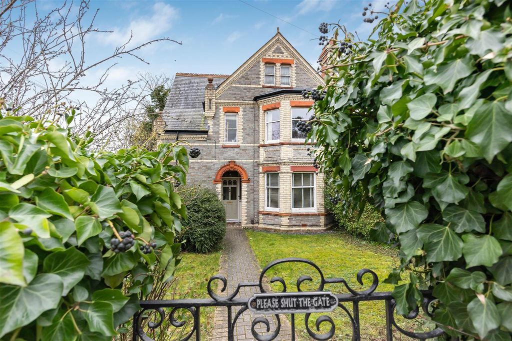 Property photo 1 of 30 6_73492.Jpg