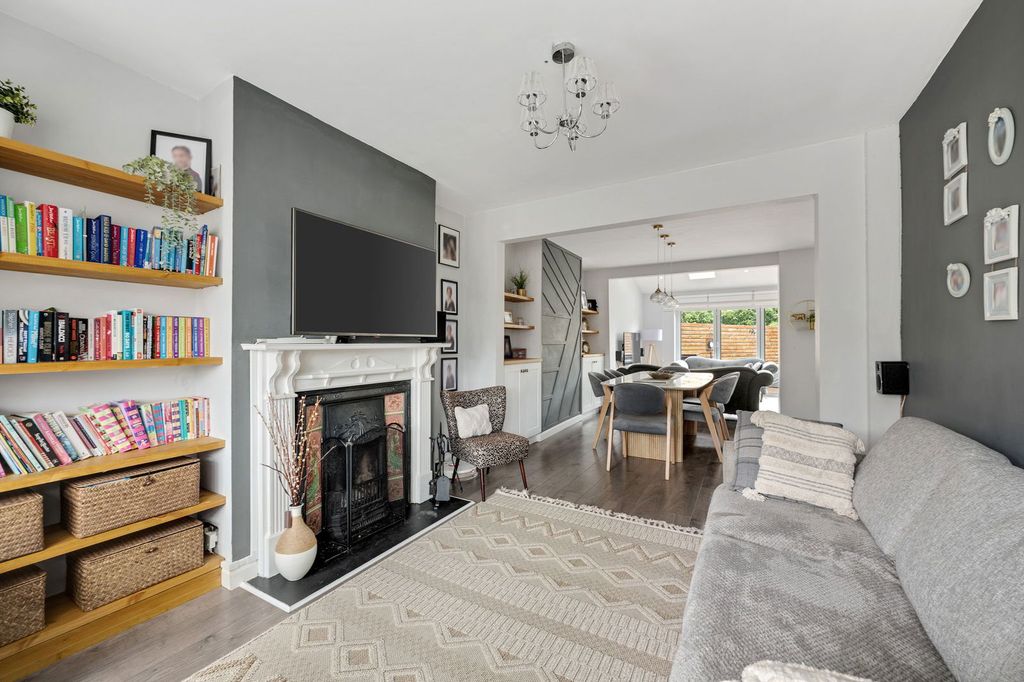 Property photo 3 of 31