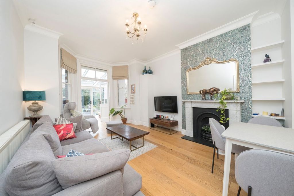 Property photo 2 of 9