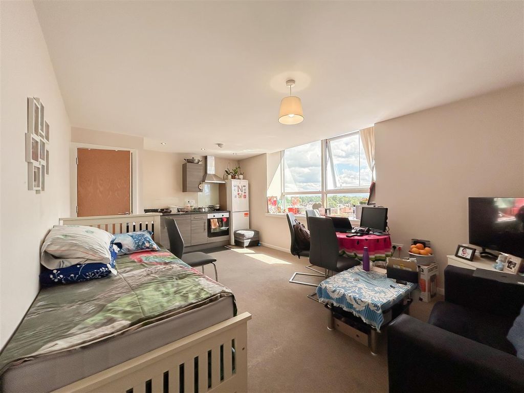 Property photo 2 of 13