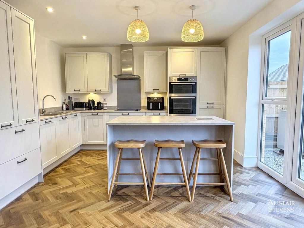 Property photo 3 of 22