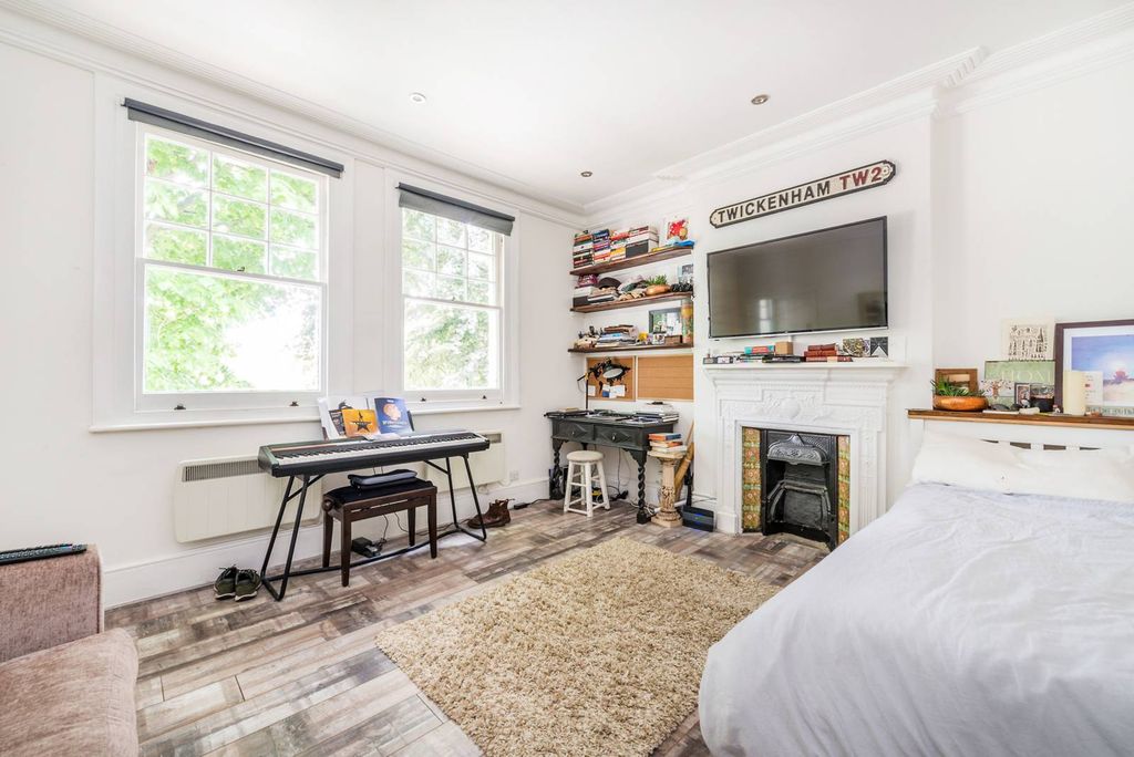 Property photo 2 of 6