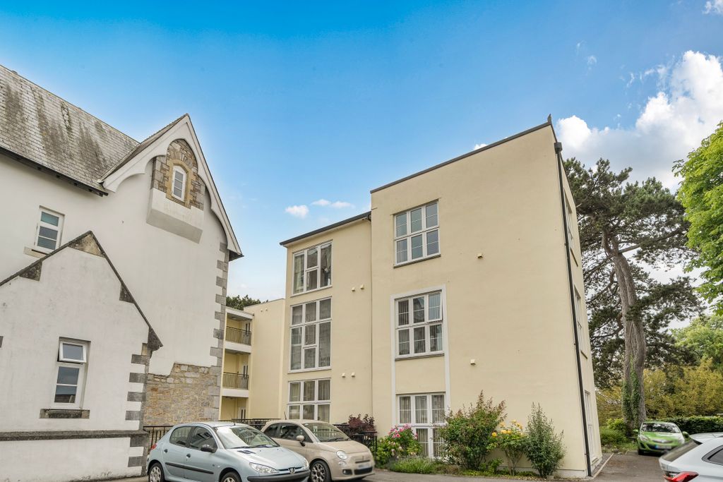 Additional image 11 of 2 bed flat for saleLethbridge Court, Courtenay Park Road, Newton Abbot TQ12
