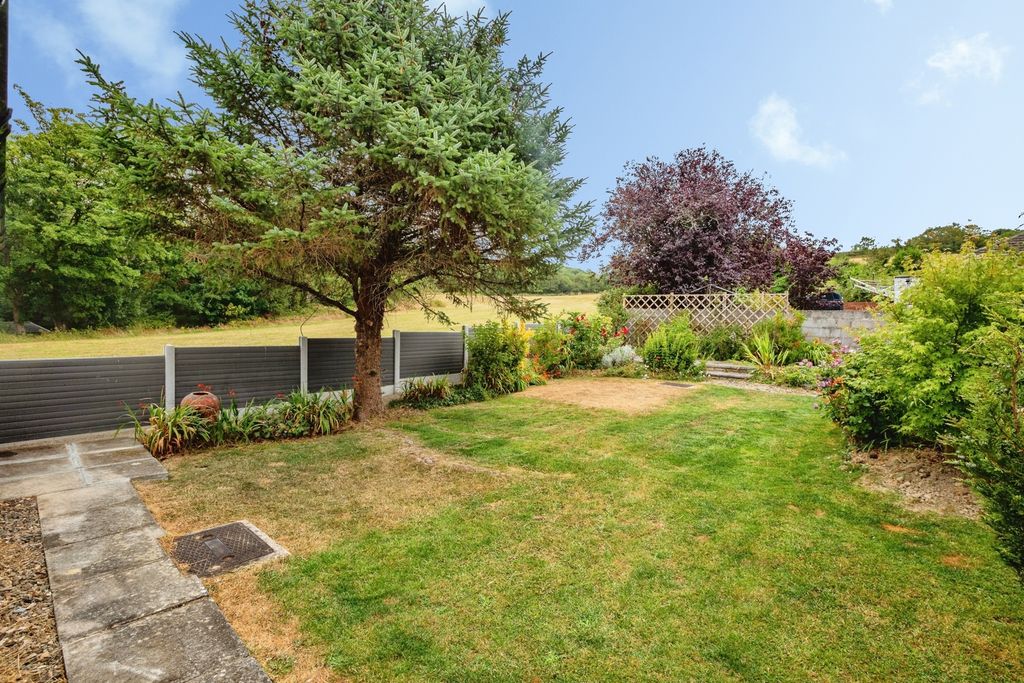 Property photo 3 of 24 Pbox-Img.Jpg