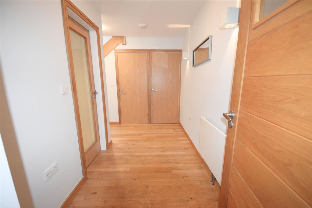 Property photo 2 of 17 47522722-Ca27-468d-9A12-82947Ed0c0E6.Jpg