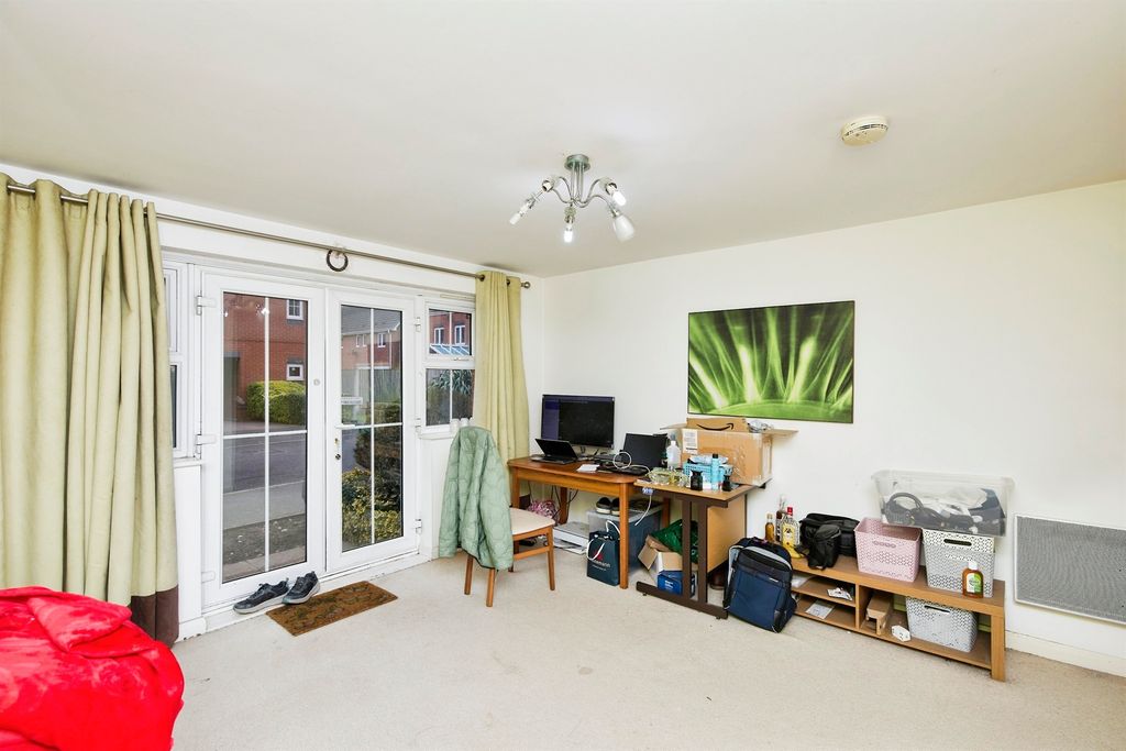 Property photo 2 of 8