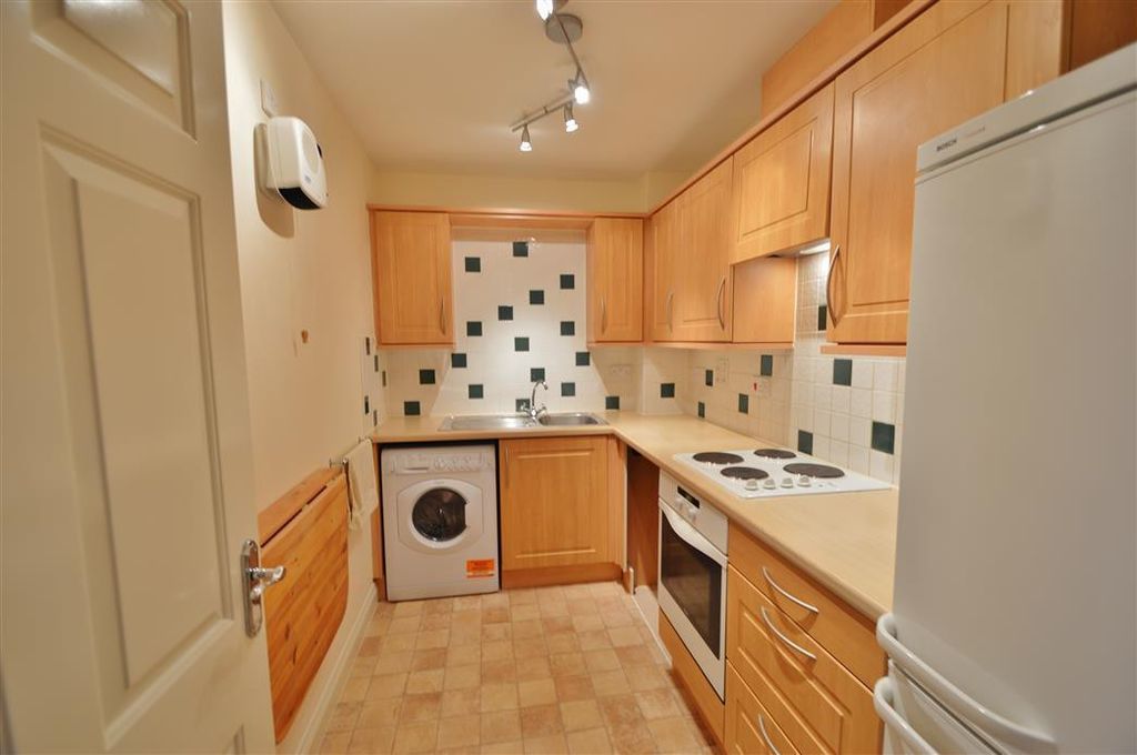Property photo 3 of 7 Kitchen