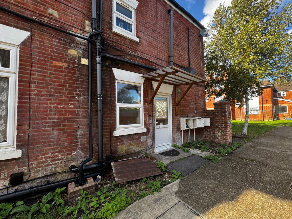 Property photo 2 of 5
