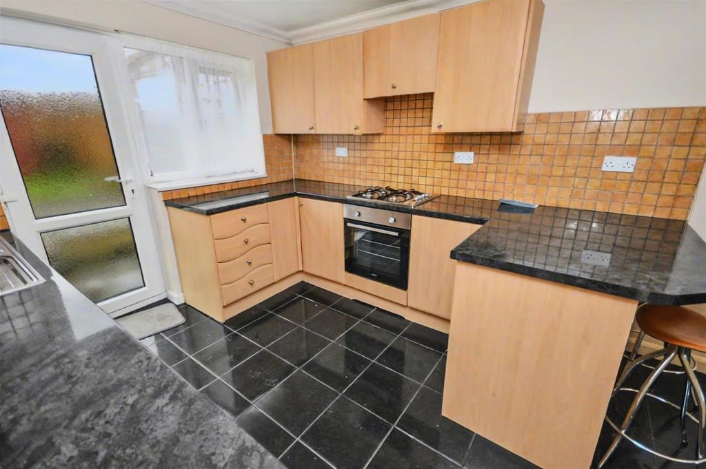 Property photo 2 of 10 Icmiabziukvfsonblsm4Q7Ficpo.Jpg