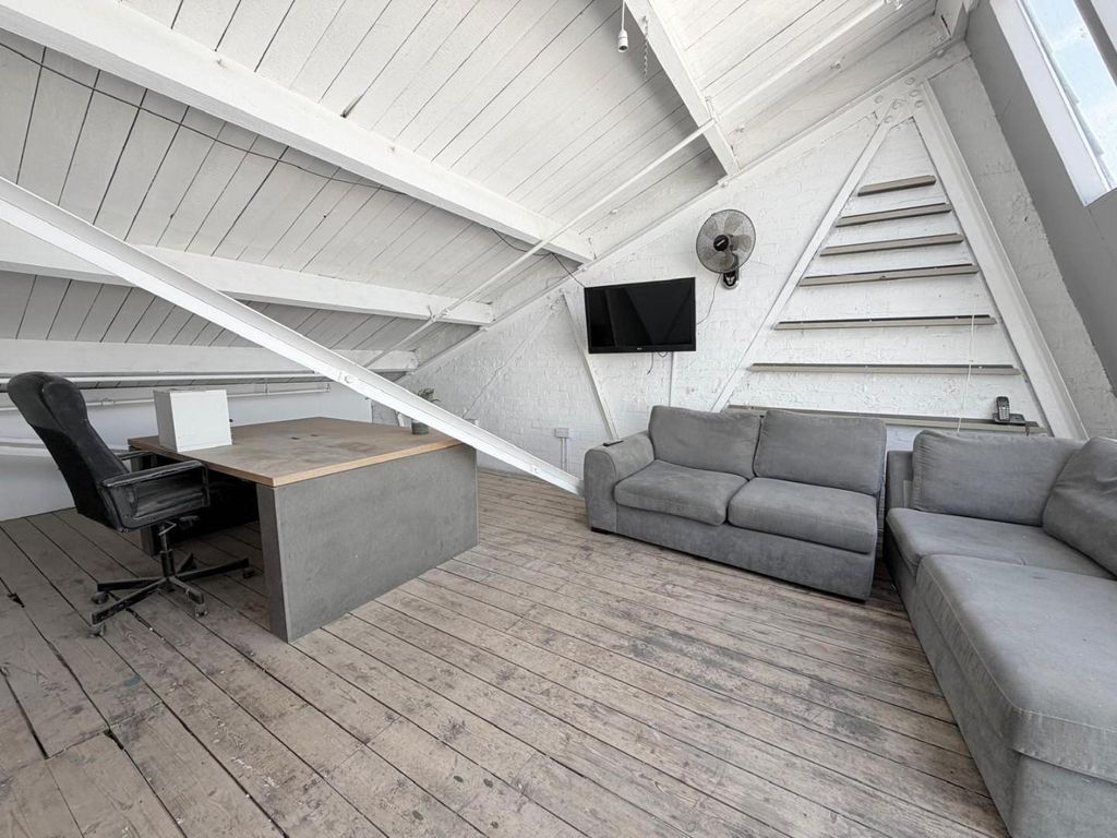 Property photo 2 of 9 02.Jpg