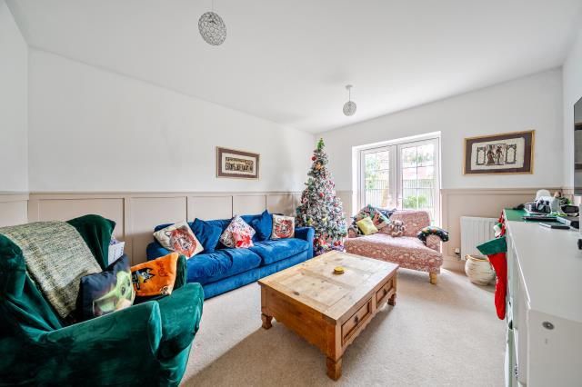 Property photo 3 of 18 Reception