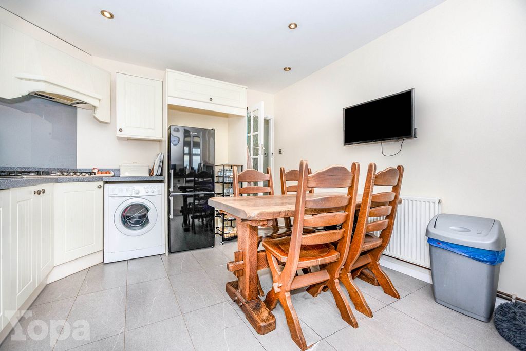 Additional image 6 of 3 bed detached bungalow for saleMounts Road, Greenhithe DA9