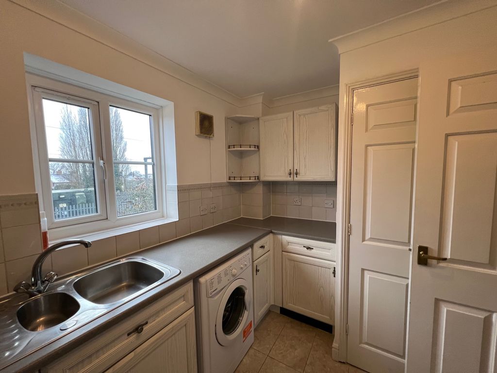 Property photo 2 of 14 Kitchen