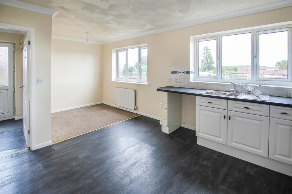 Property photo 3 of 10 4701313