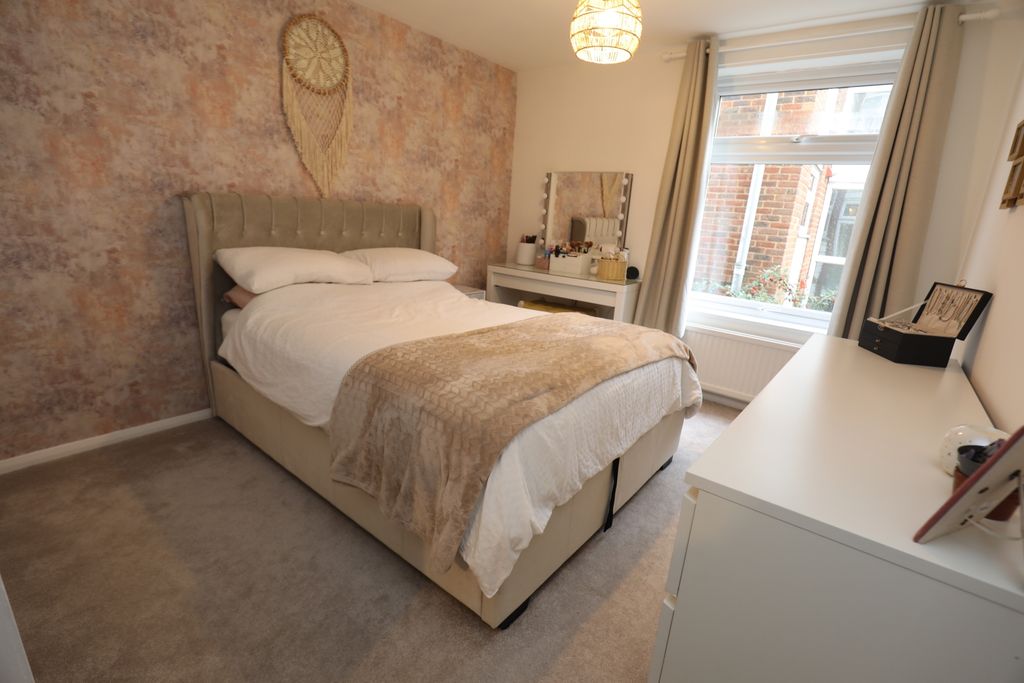 Property photo 3 of 6 8E0A9395