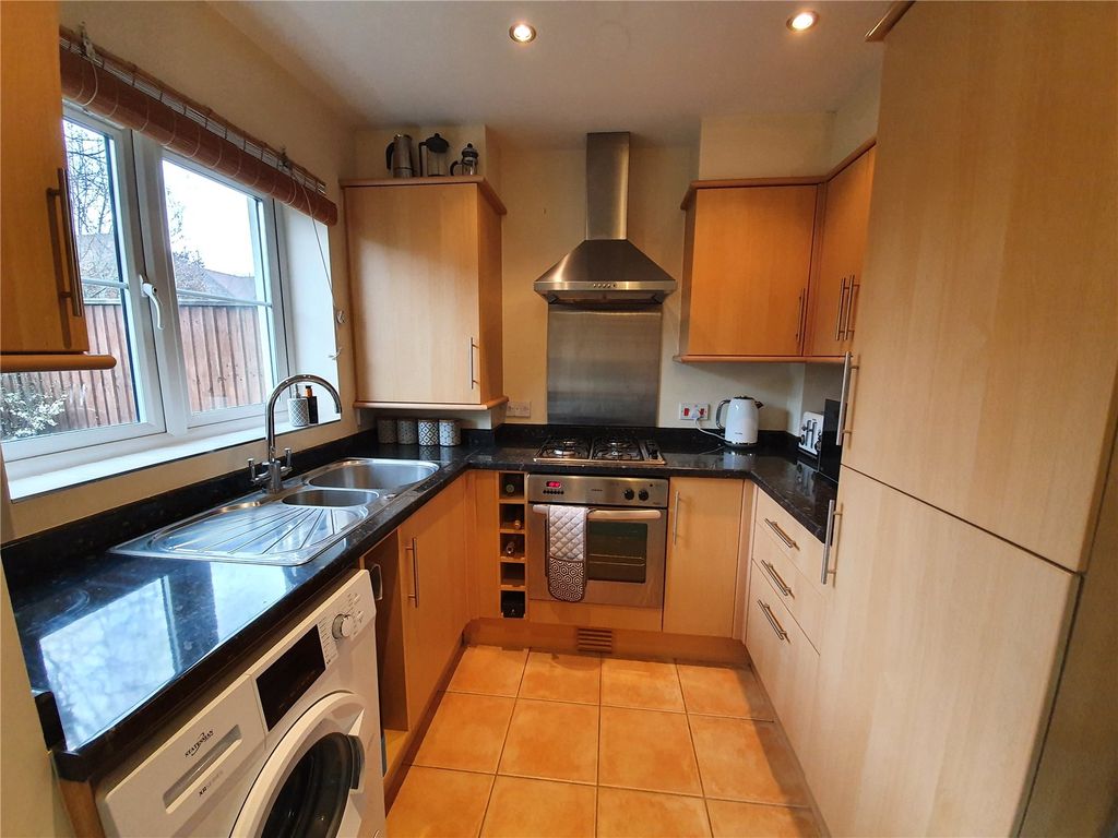 Property photo 3 of 8 Kitchen